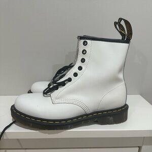 Dr Martens 11822 Combat Lace Up Boot White